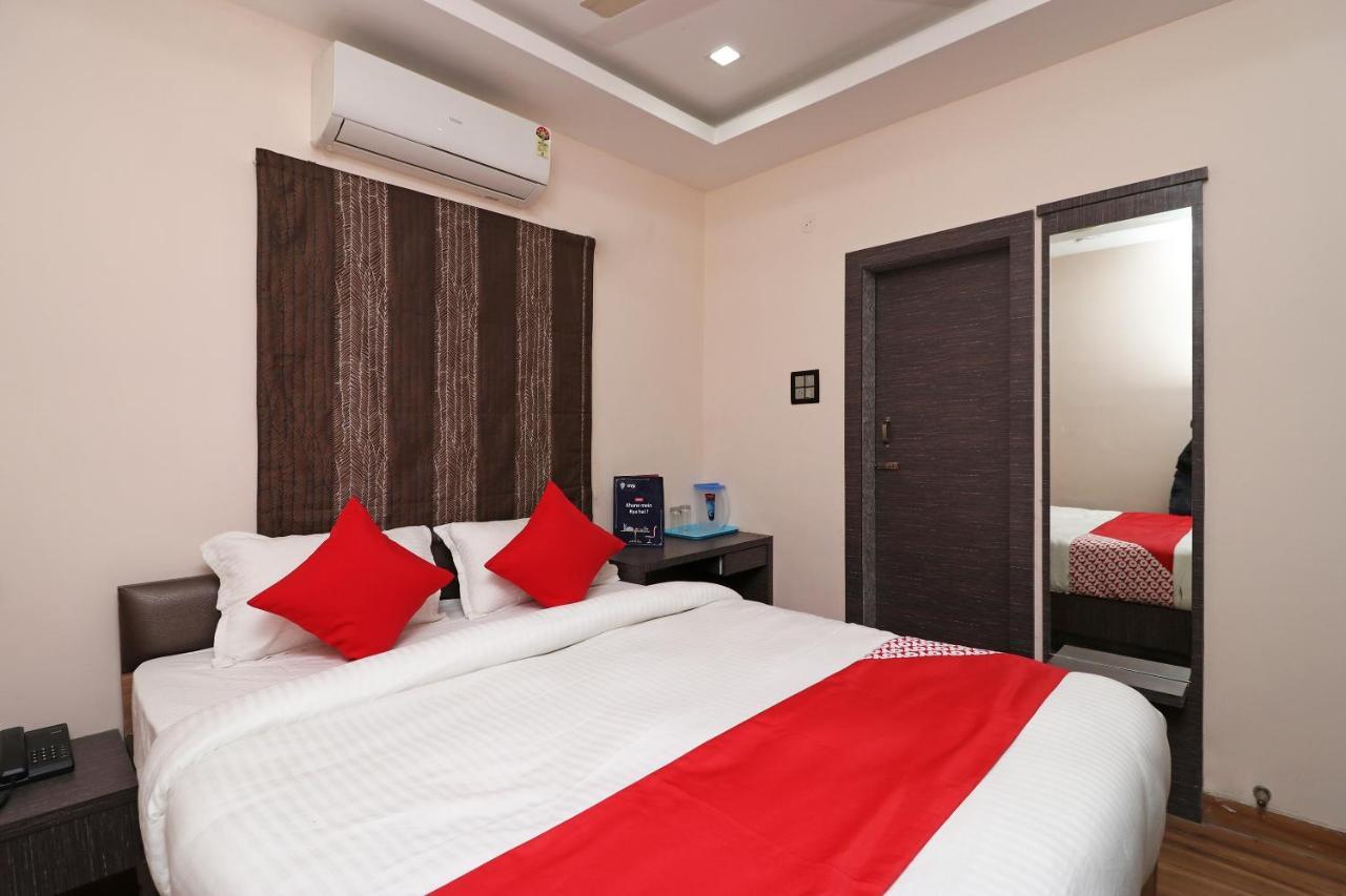 Oyo 11723 Hotel Barney Grand Guwahati Luaran gambar