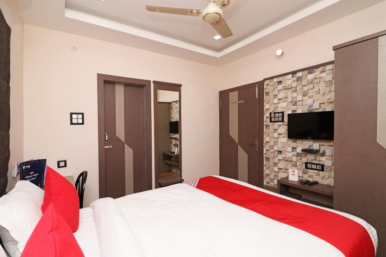 Oyo 11723 Hotel Barney Grand Guwahati Luaran gambar